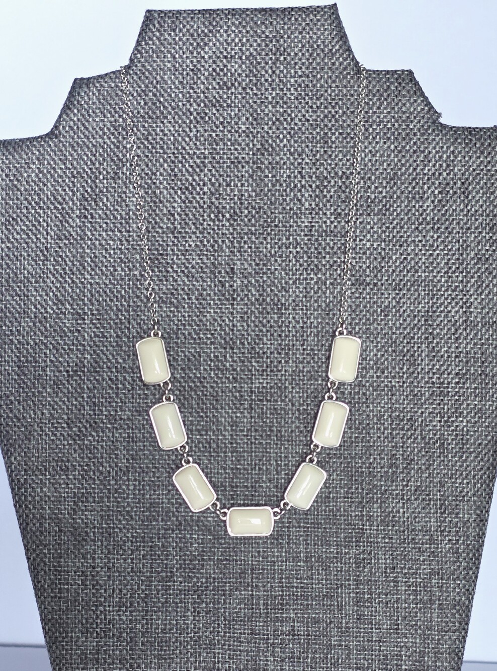 Liz Claiborne Silver Tone Geometric Station Necklace Cream Acrylic 16-18"